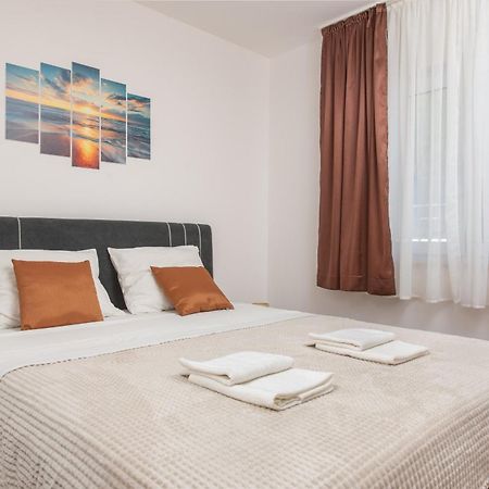 Apartments Iva Marina Extérieur photo