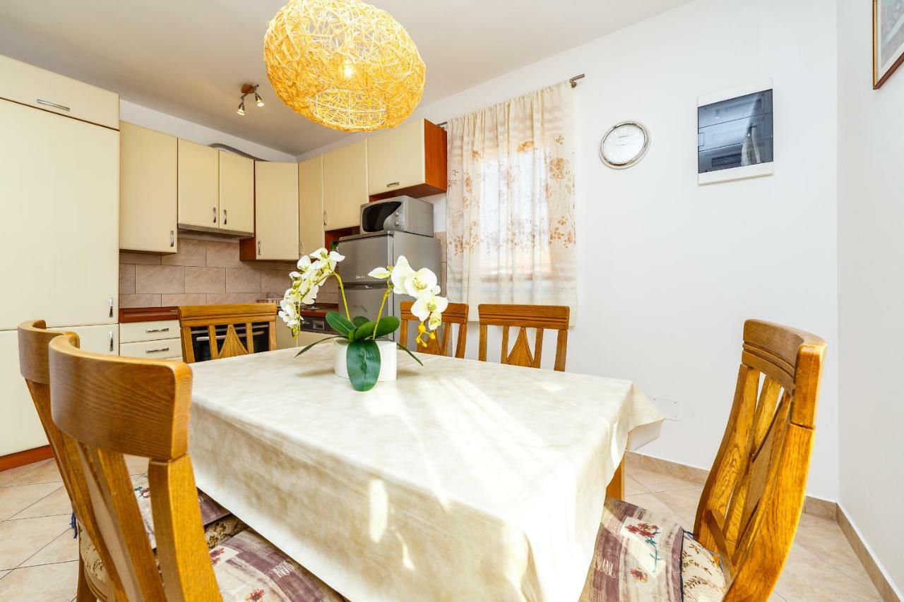 Apartments Iva Marina Extérieur photo