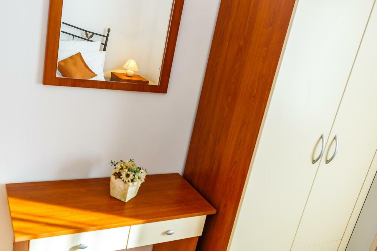 Apartments Iva Marina Extérieur photo